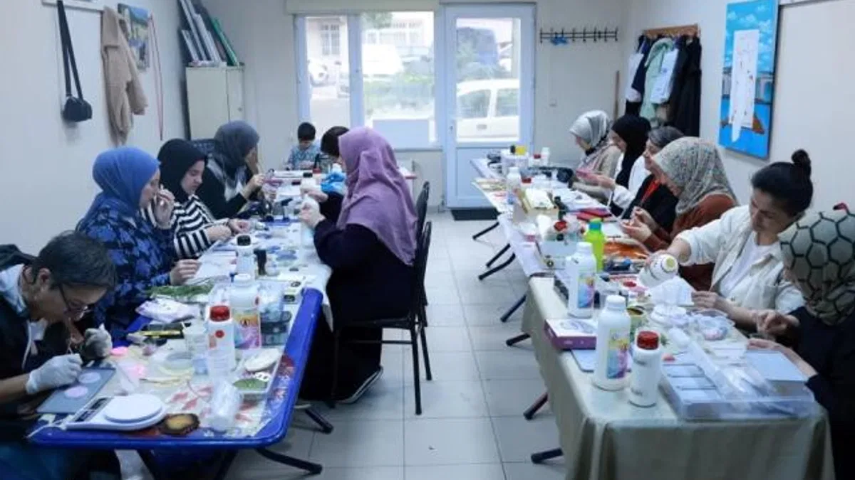 KO-MEK’in epoksi kursuyla ev ekonomisine katkı
