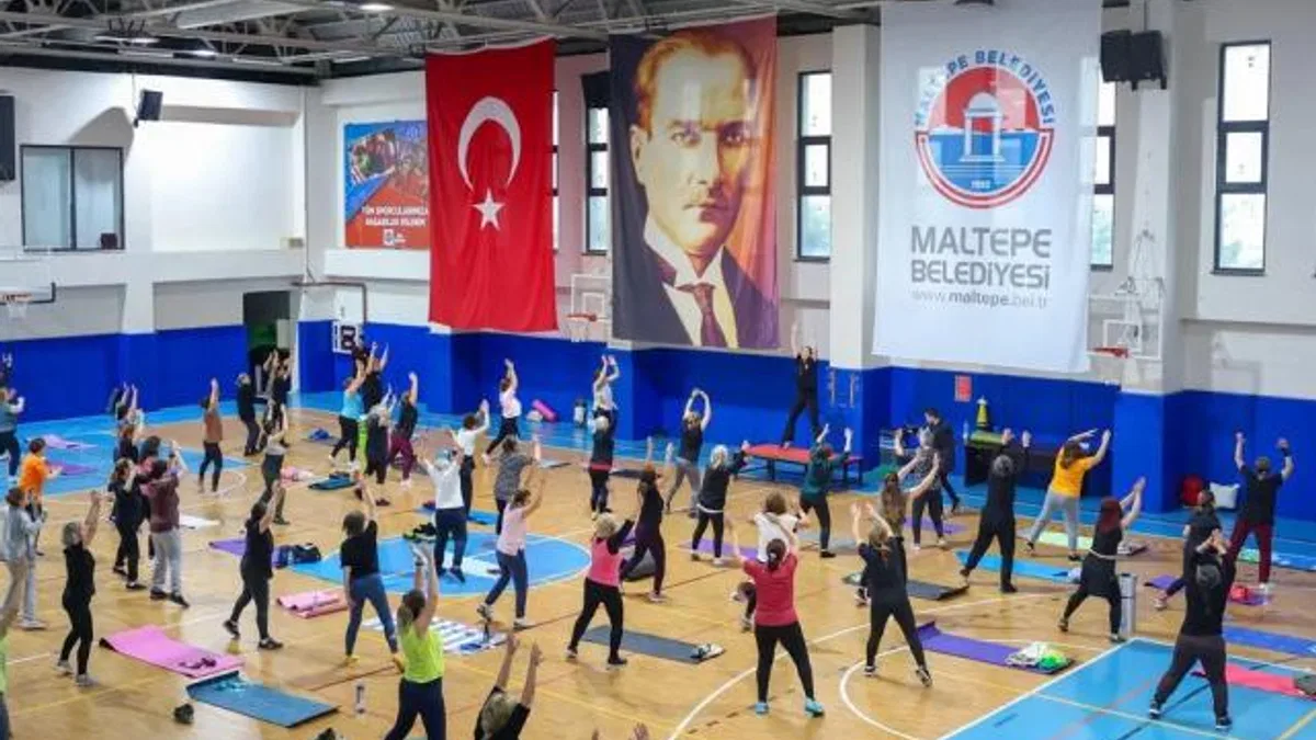 İstanbul Maltepe’de Köymen, spor yapan kadınlarla buluştu