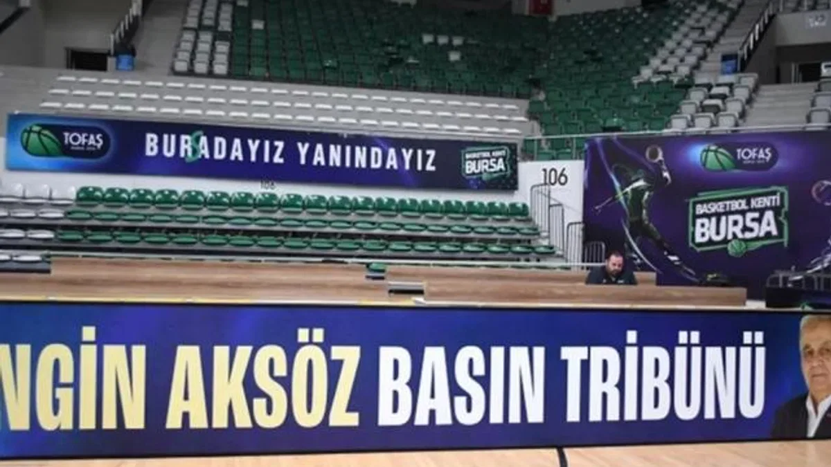 Tofaş, duayen gazeteci Engin Aksöz’ün ismini ‘Basın Tribünü’nde yaşatacak