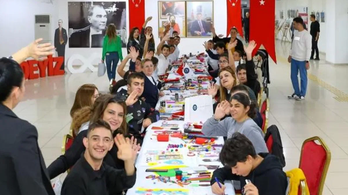 Karabağlar’ın özel çocuklarından Atatürk’e sevgi resimleri