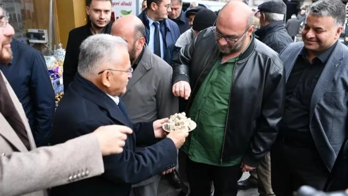 Memduh Büyükkılıç’tan esnaf ziyaretleri