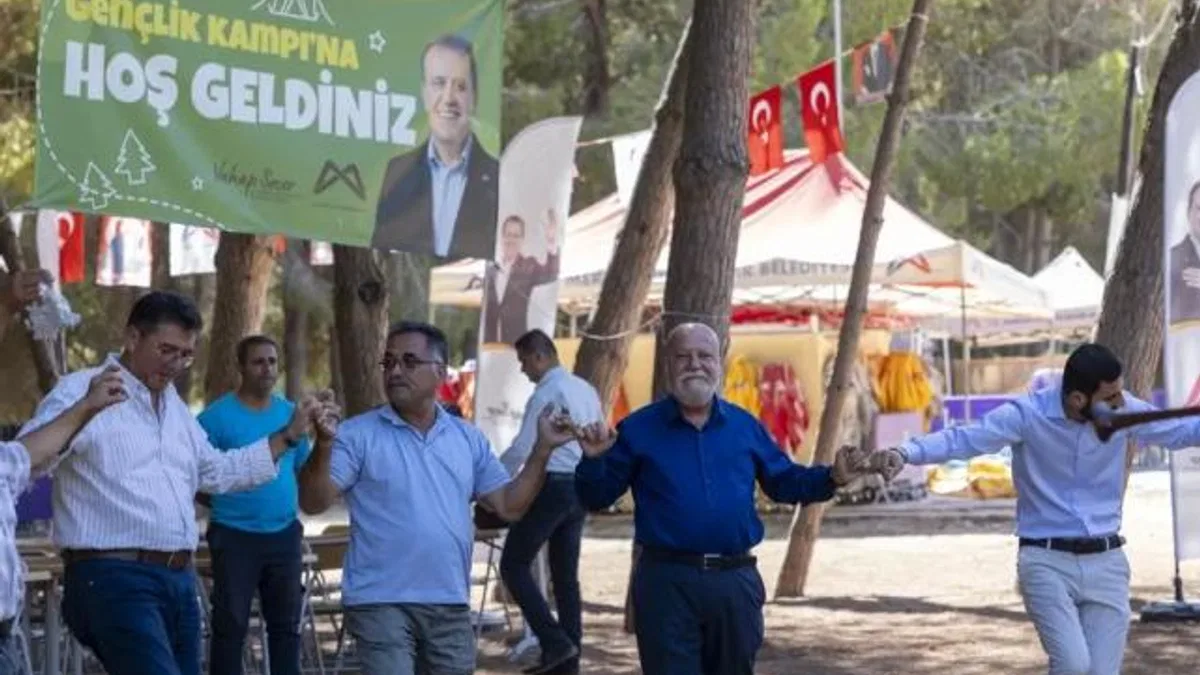 Toroslar’ın muhtarları Tarsus Gençlik Kampı’nda birlikteydi