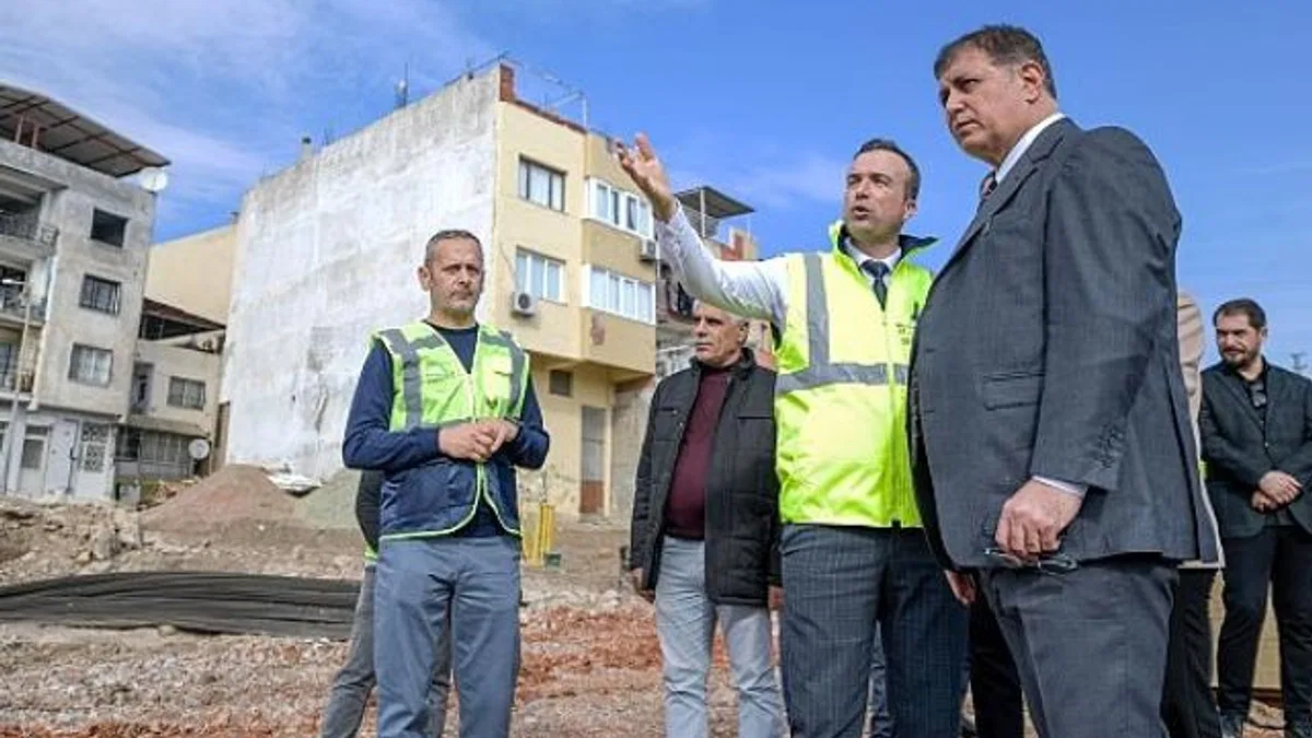 Karabağlar trafiği nefes alacak Dostluk Bulvarı’nda bağlantı yolu çalışmaları başladı
