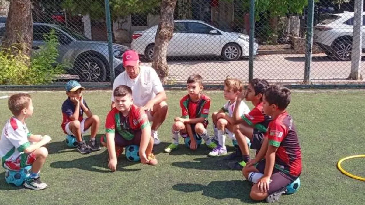 Bostanlıspor’un minik futbolcuları iş başı yaptı