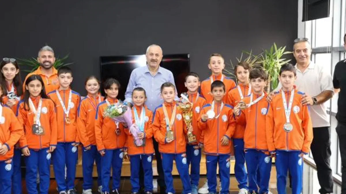 Başkan Büyükgöz, karate şampiyonlarını ağırladı