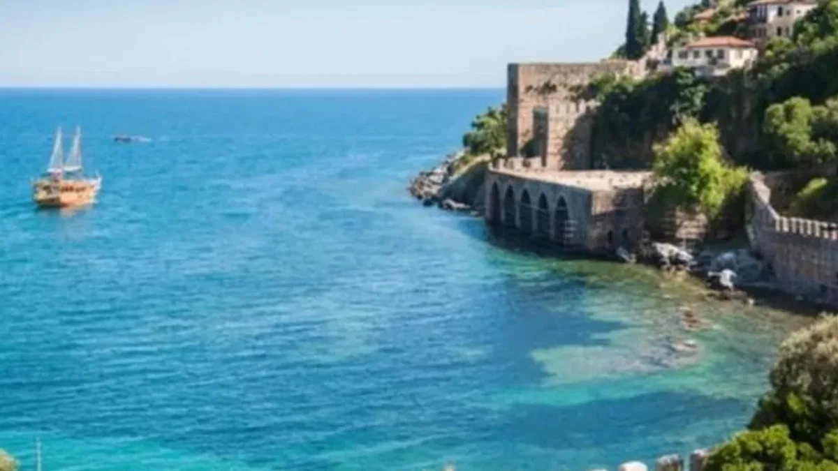 Tatil yerleri sessiz, tüketici temkinli: 2025 yazı durgun geçiyor