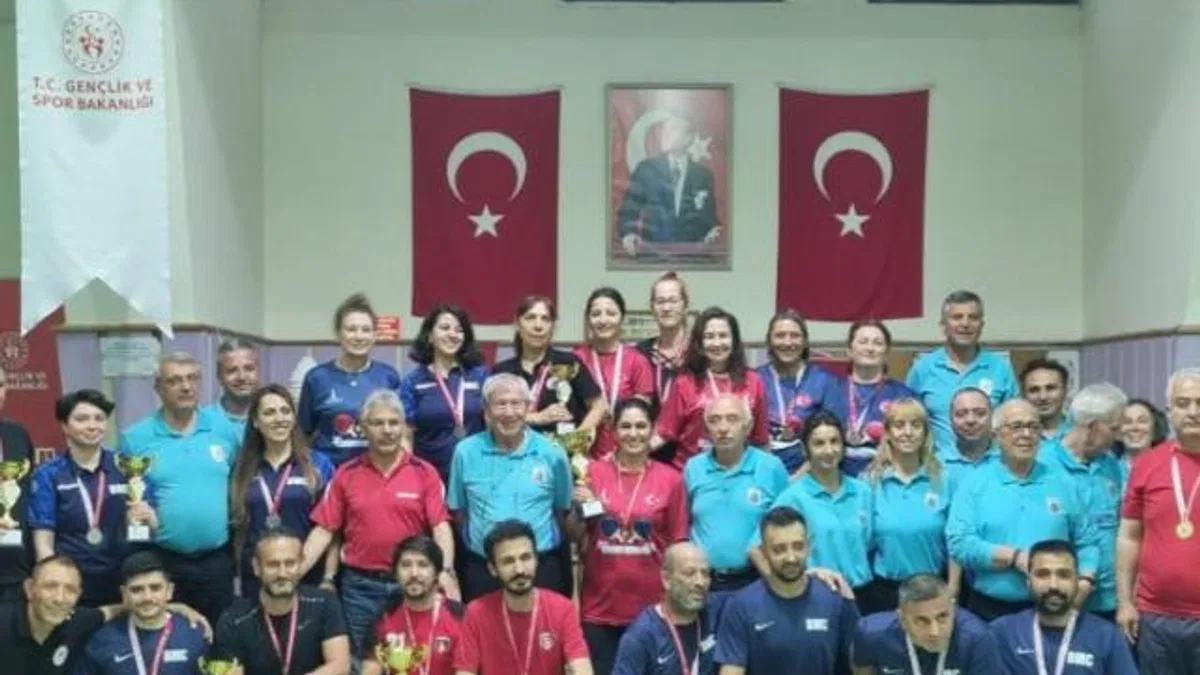Masa Tenisi’nde şampiyon Çiğli Belediyesi oldu