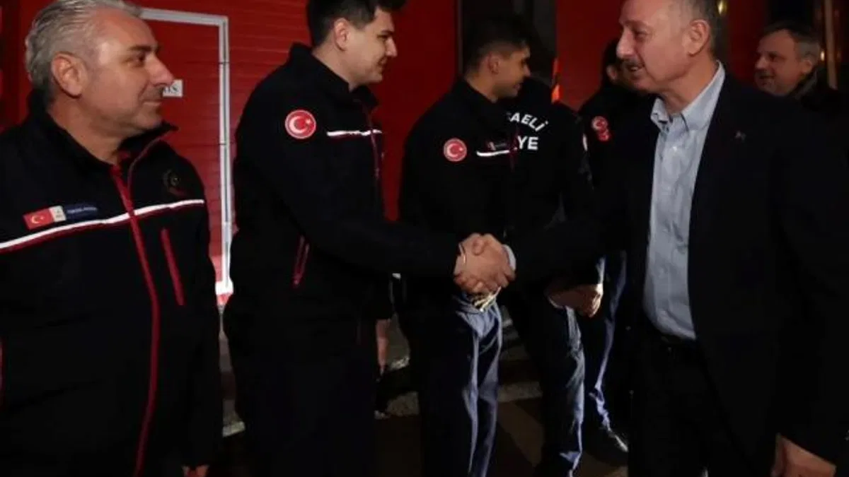 Kocaeli’de Başkan Büyükakın itfaiye teşkilatının yeni yılını kutladı
