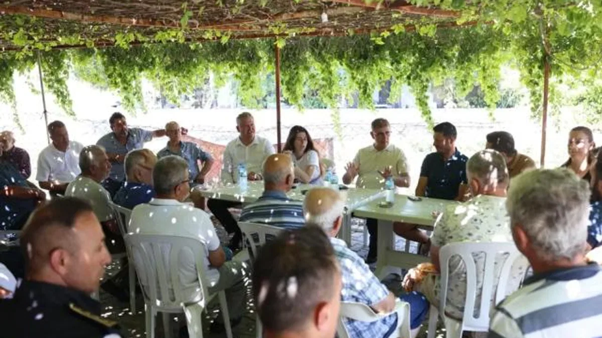 İzmir’de Başkan Tugay’dan yangınzedelere destek ziyareti