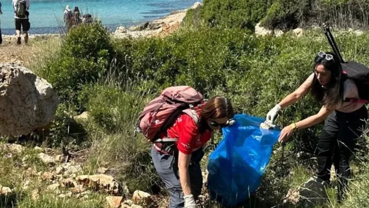 İzmir’de gençler Efes Mimas Yolu’nda doğayla buluştu