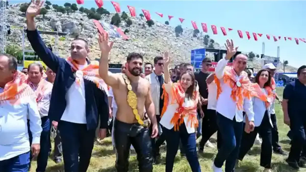 Antalya’da Feslikan güreşlerinin şampiyonu belli oldu