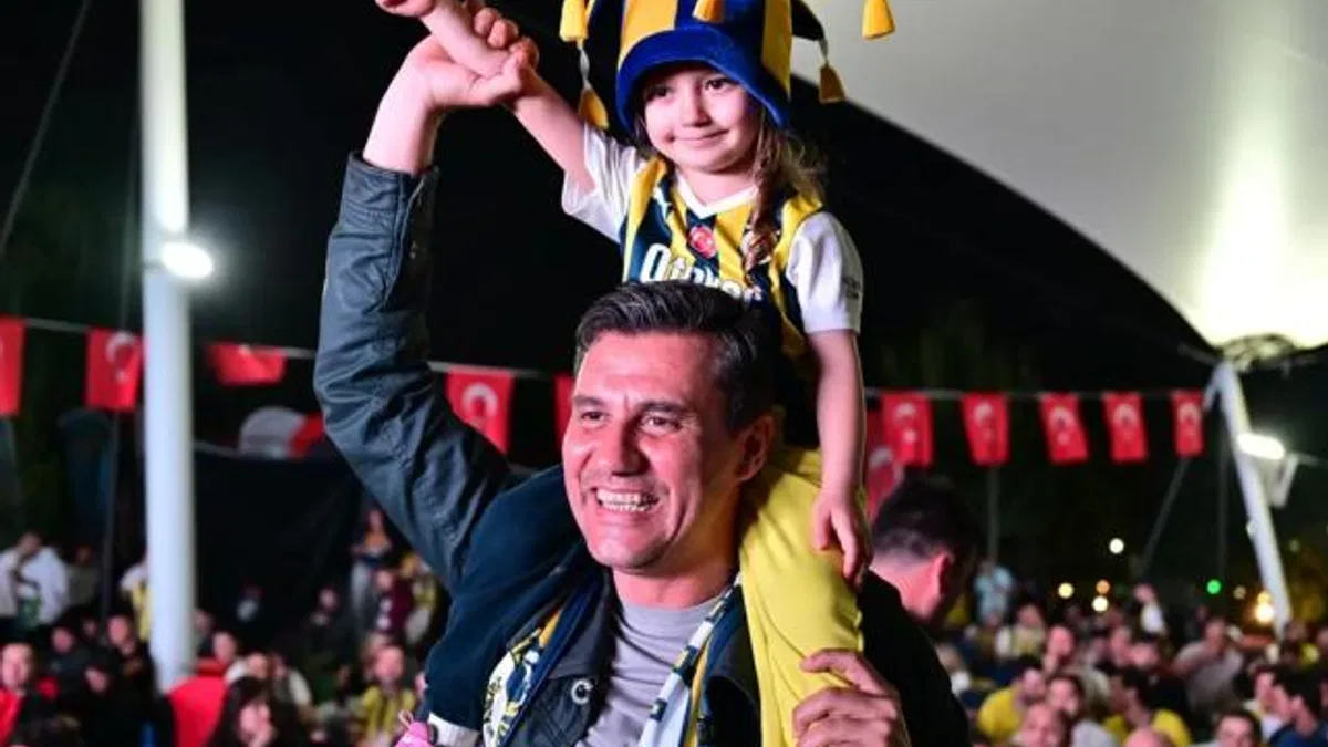 Manisalılar finali Başkan Zeyrek’le izledi