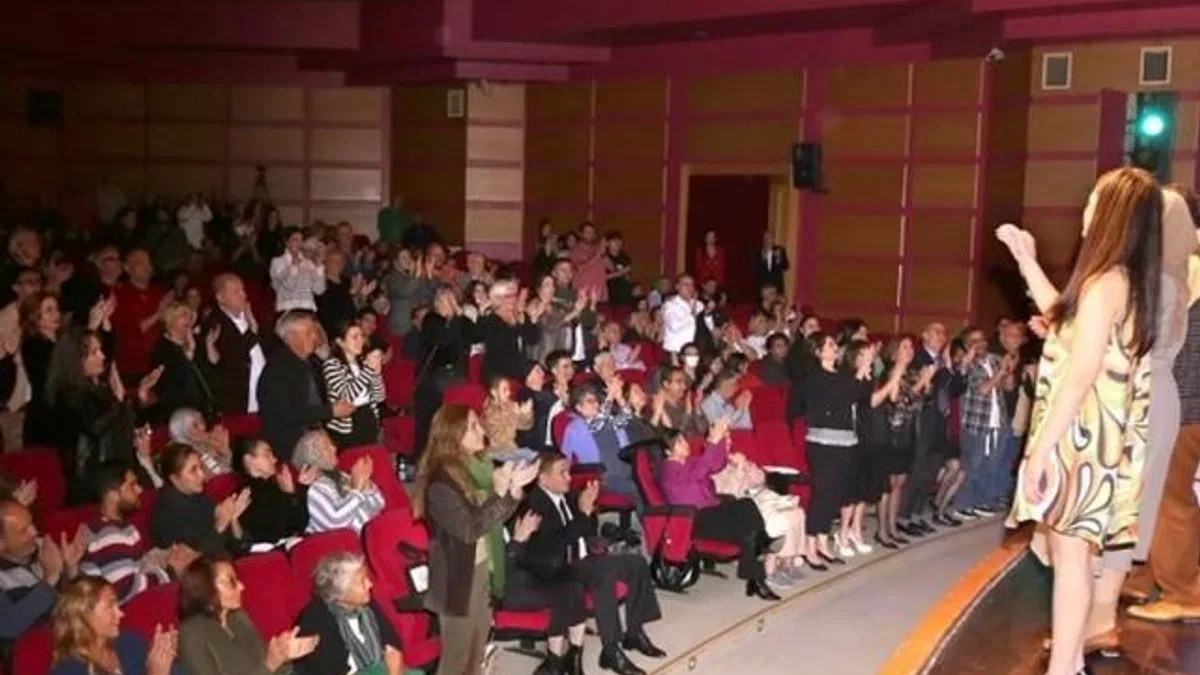 Eskişehir Şehir Tiyatroları 100 bin sanatseverle buluştu