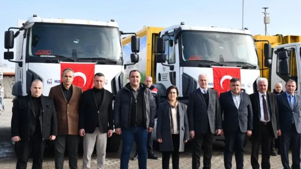 Başkan Erdem: ”Temizlik hizmetleri araç filosu hayırlı olsun”