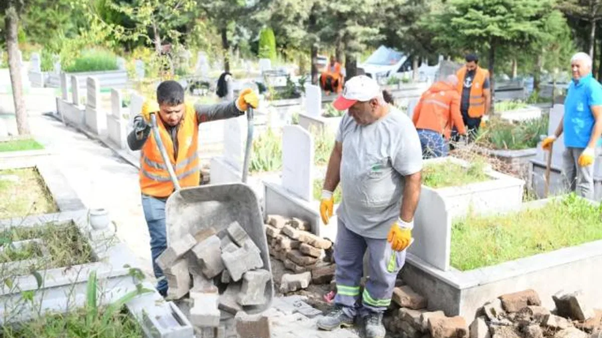 Çayırova’da Akse Mezarlığı’na bakım