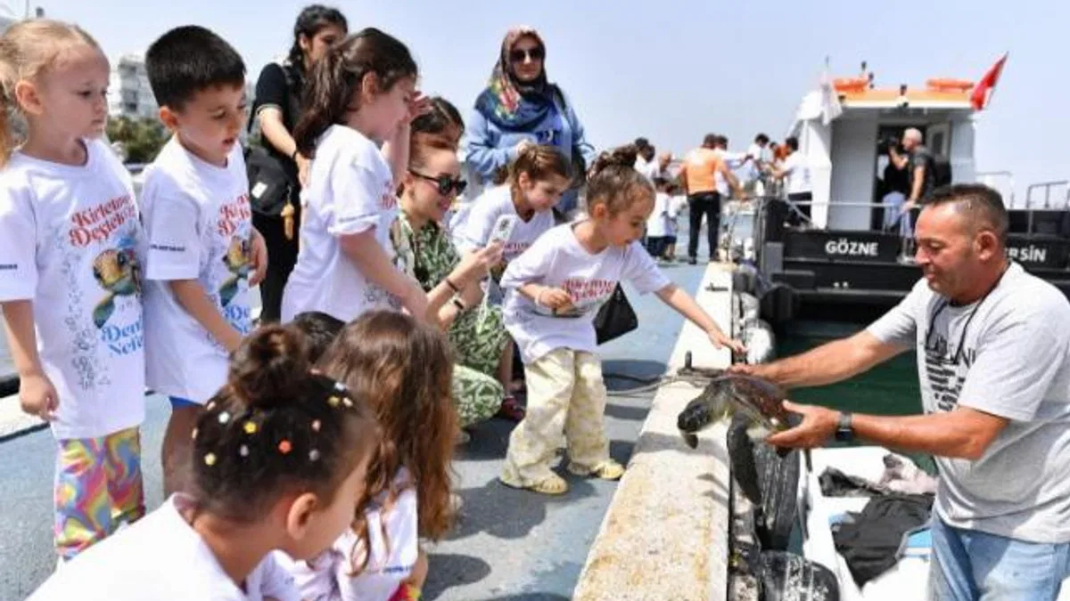 Mersin’de miniklere deniz temizliğinin önemi anlatıldı