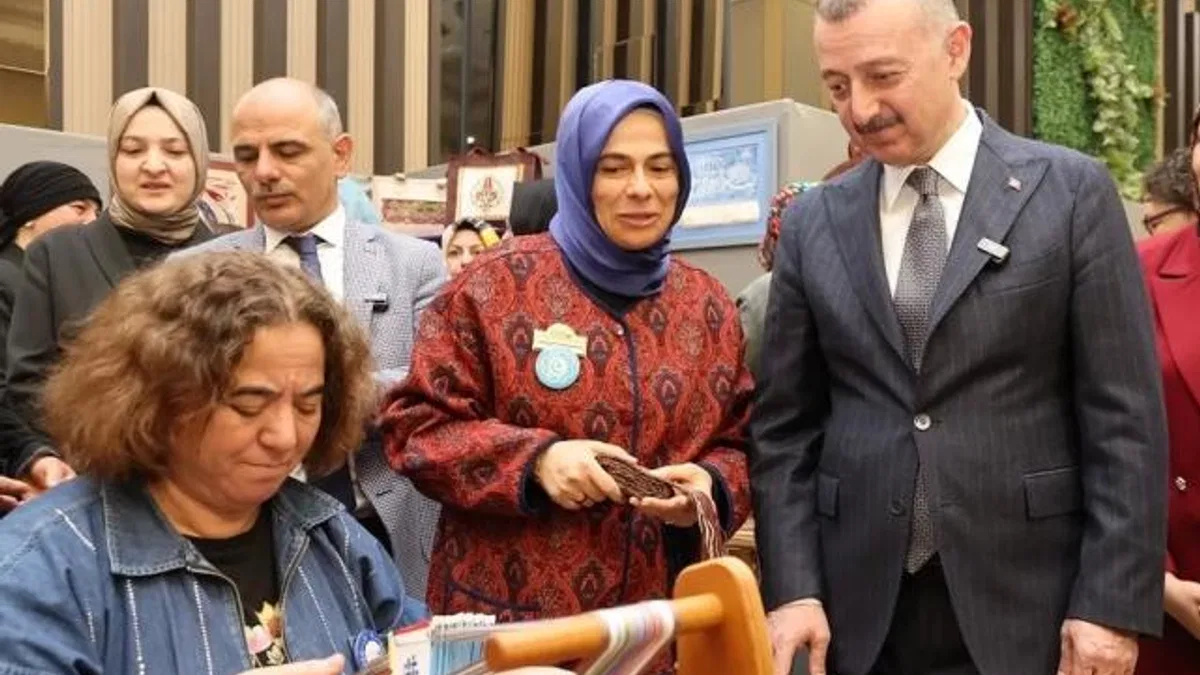 Körfez ilçe sergisinde Türk Dünyası rüzgârı esti
