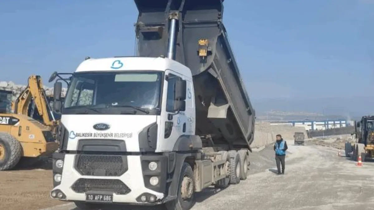 Balıkesir Büyükşehir’den OSB’de Hummalı Çalışma