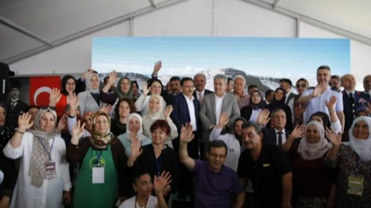 Vali Çiçek: “Kadın kooperatifleri büyük bir başarı hikayesi”