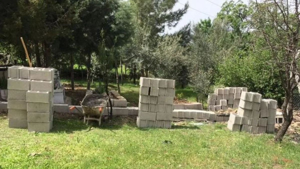 Gözünüzü toprak doyursun! Toprak hırsıyla mezarlığı tahrip ettiler