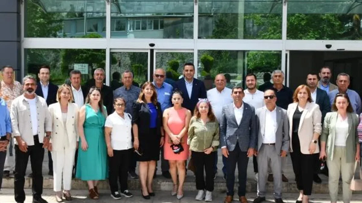 İzmir Çiğli’de 26 mahalle muhtarı ile bir araya geldi