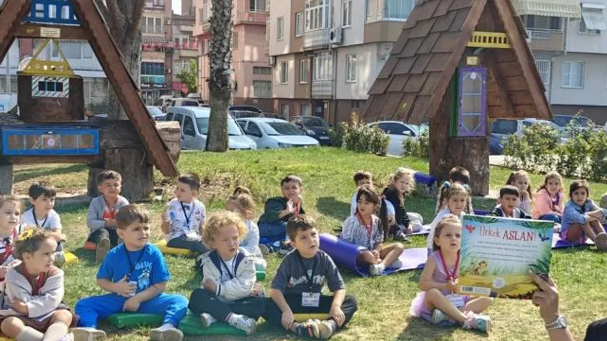 Bursa Gemlik’te ‘Açık Hava Kütüphanesi’ hayat buldu