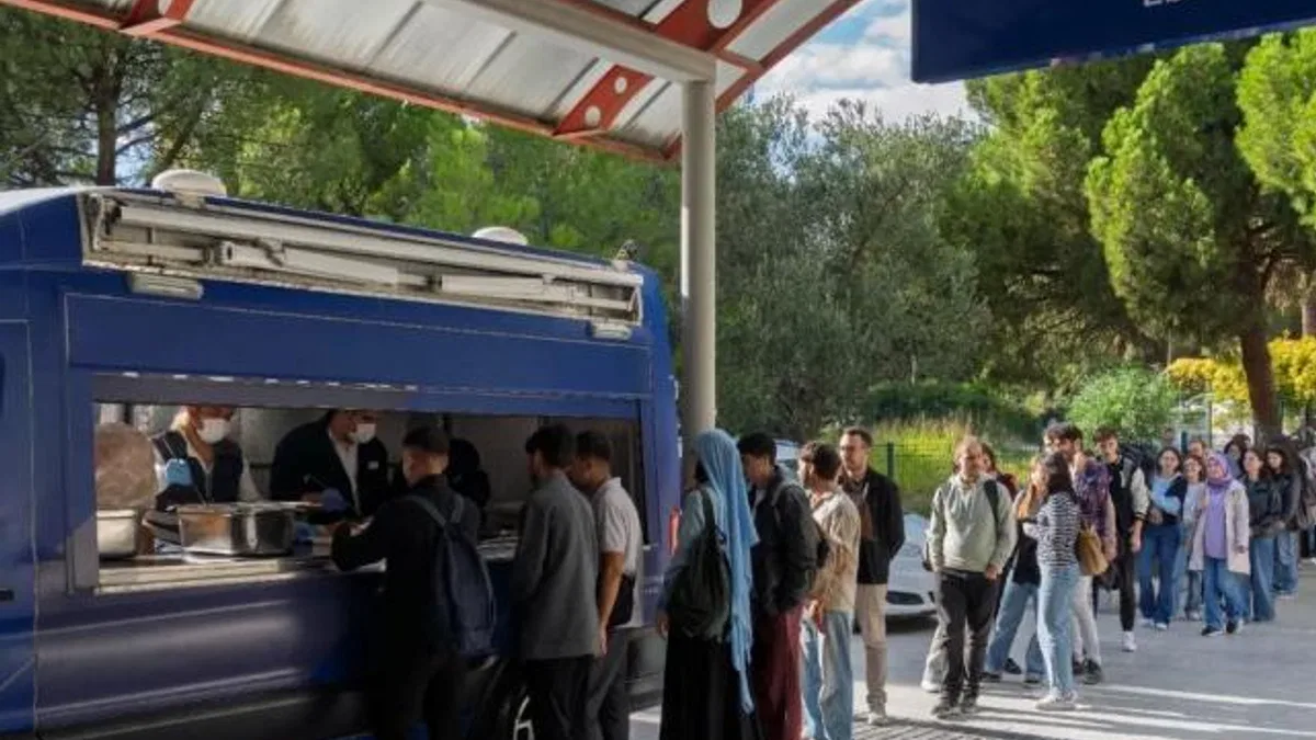 İzmir’de anne eli lezzetinde ücretsiz yemek