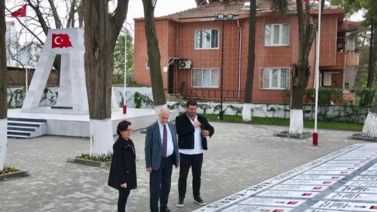 Mustafakemalpaşa’da şehitlik 18 Mart için yenilendi