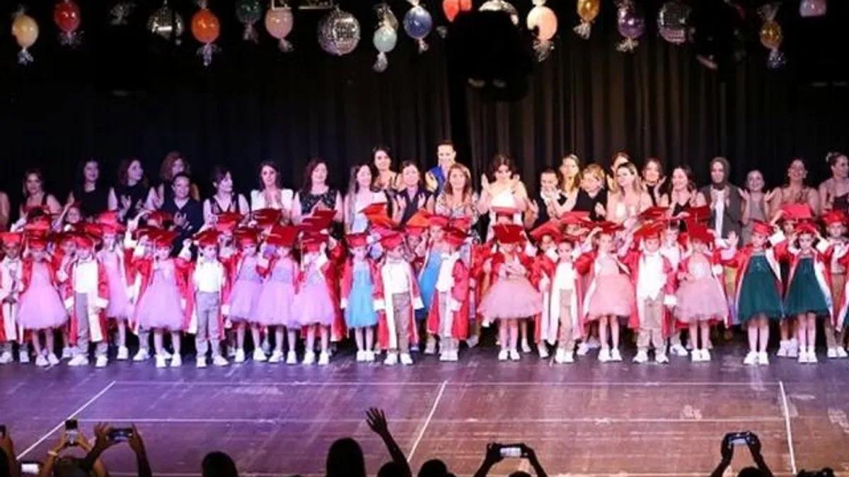 Nar Çiçekleri’nde mezuniyet sevinci