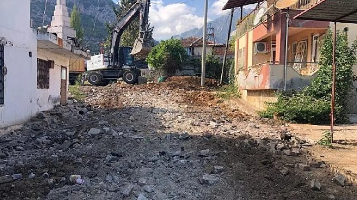 Kemer’de altyapı çalışmaları sürüyor