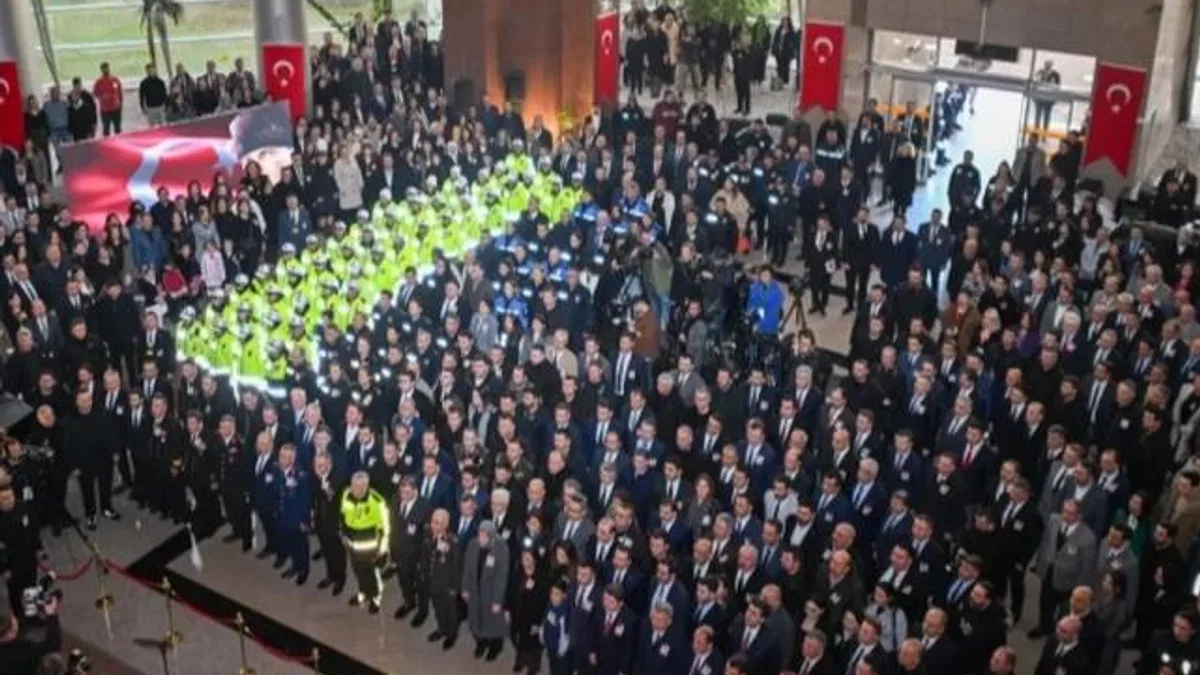 İzmir Adliyesi şehitleri Fetih Sekin ve Musa Can anıldı