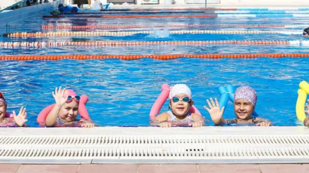 İzmir Narlıdere’de yüzme kursları başladı