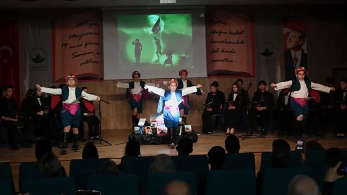 Nutuk Bursa Osmangazi’de teatral gösteriyle anlatıldı