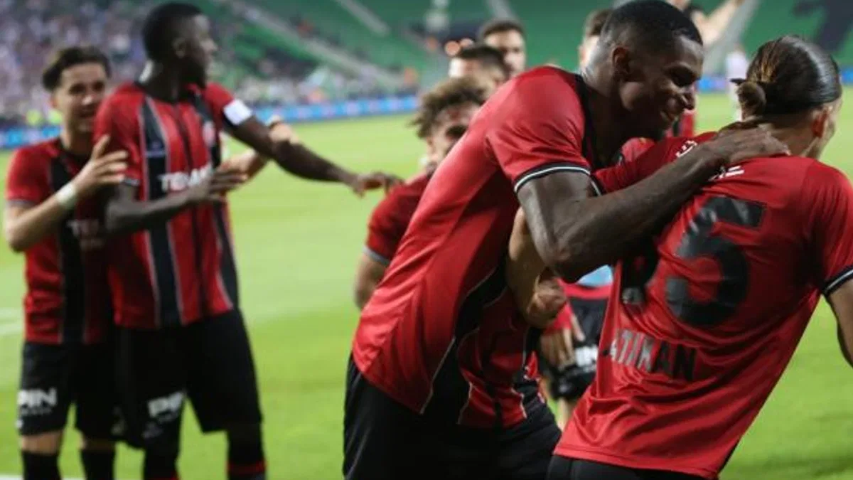Fatih Karagümrük yeniden Süper Lig’de!