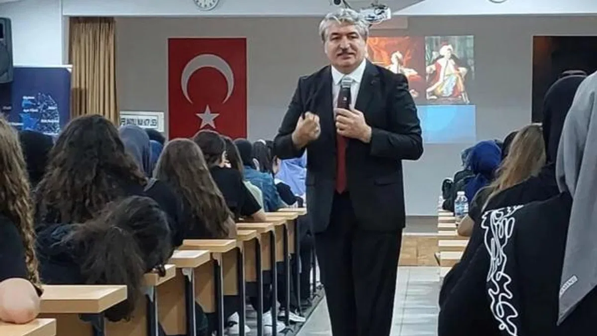 Bursa’da ödüllü bilim insanları gençlerle buluştu
