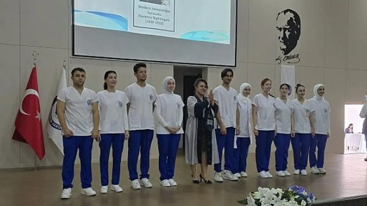 EÜ Hemşirelik Fakültesi hemşire adayları üniformalarını giydi