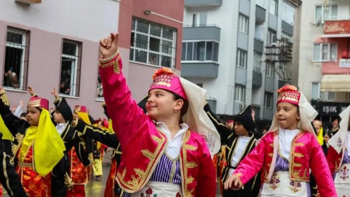 Bursa Gemlik’te 1470 öğrenci sanatla buluşuyor