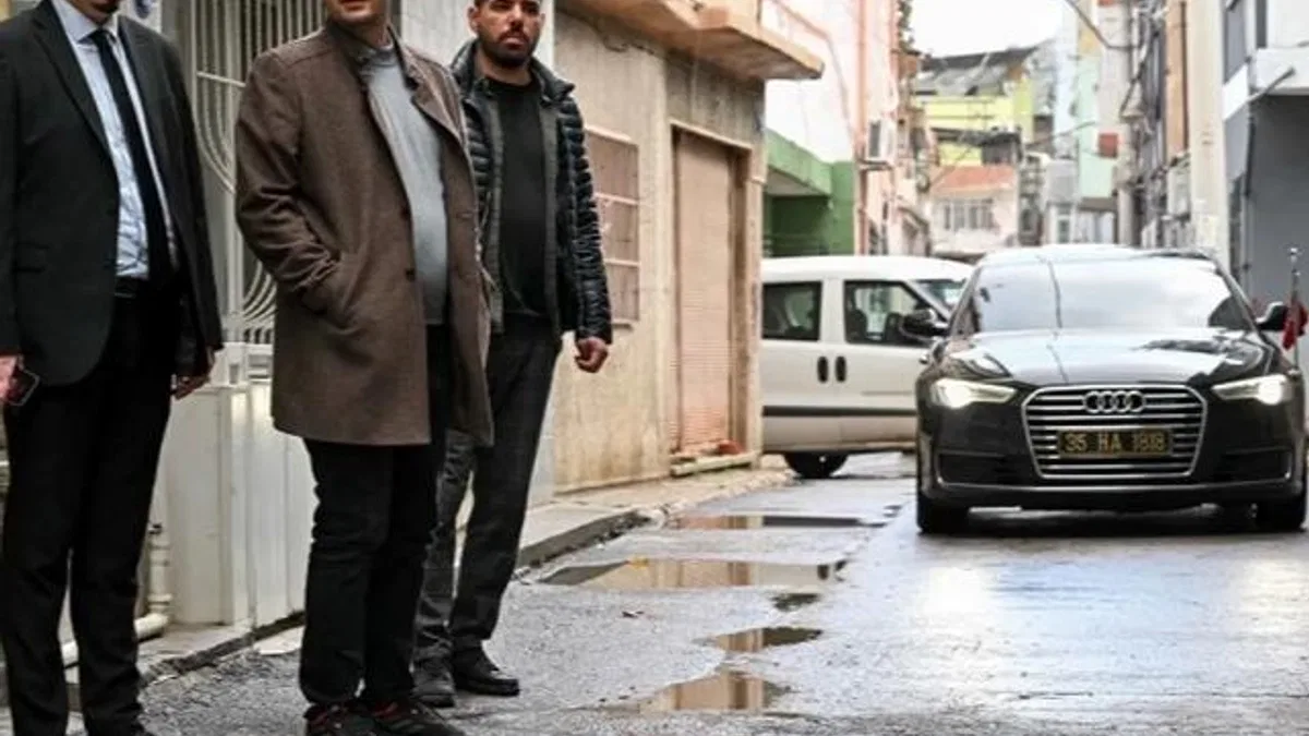 İzmir Bornova’da Zafer Mahallesi’ne çözüm ziyareti