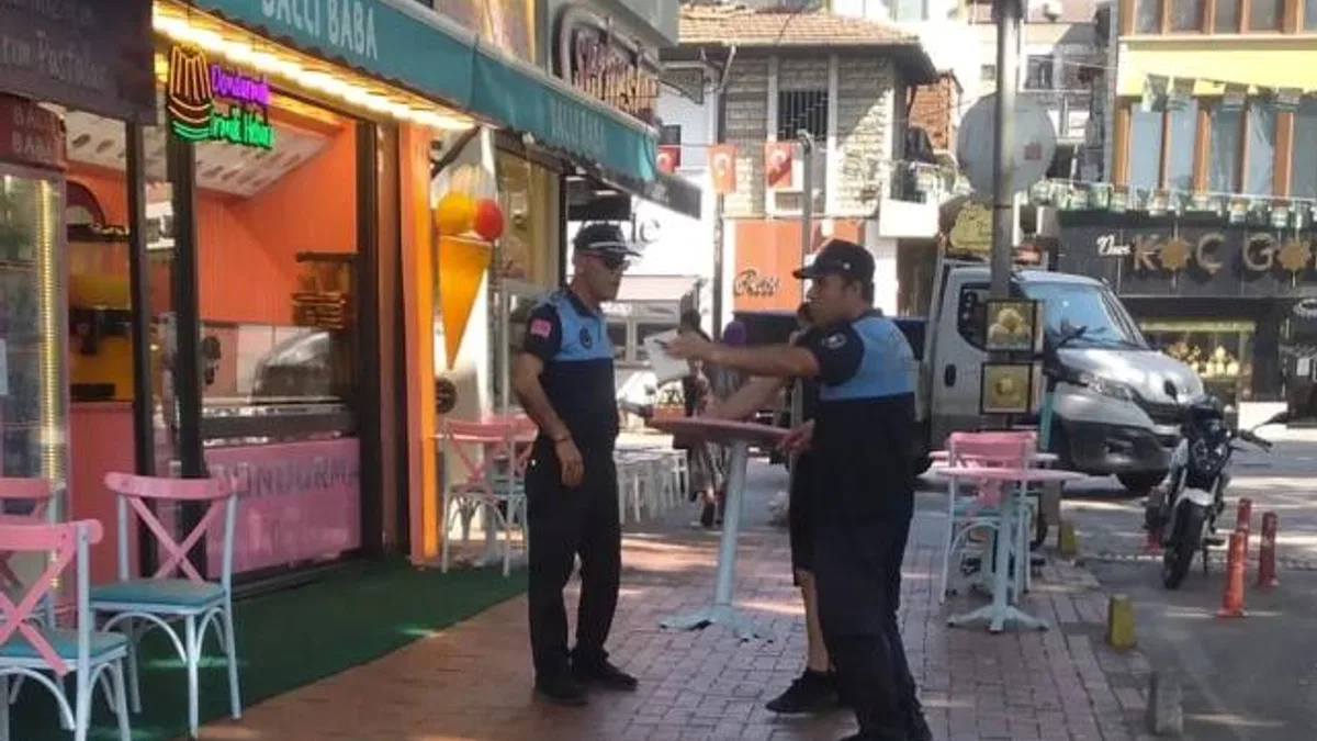 İzmit’te kaldırımlar yenileniyor