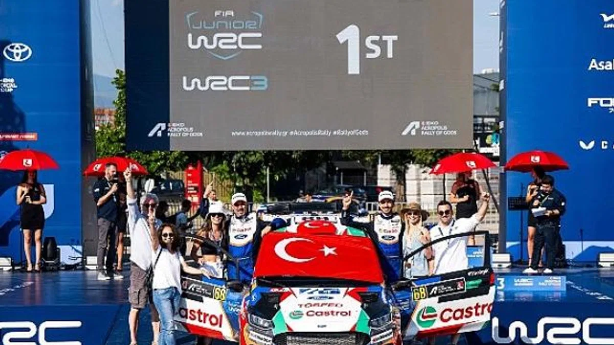Dünya Ralli Şampiyonası’nda JWRC’de İlk Türk Zaferi! Ali Türkkan Tarihe Geçti!