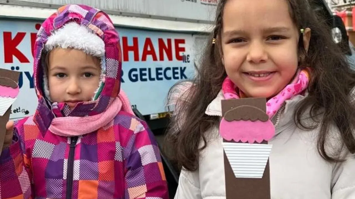 Bursa’da çocuklar kendi kitap ayraçlarını tasarladı