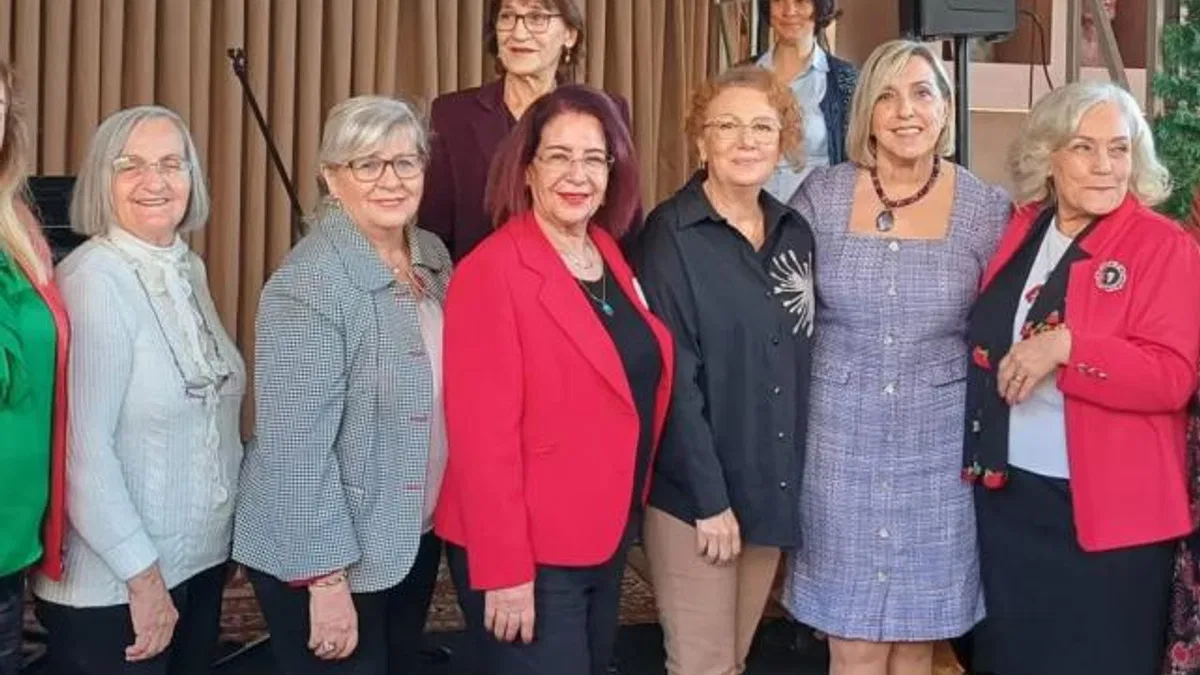 İzmir’de emekli öğretmenler buluştu