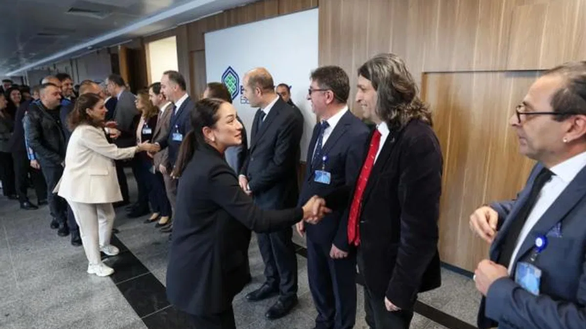 İstanbul’da Başkan Ovalıoğlu personeliyle bayramlaştı