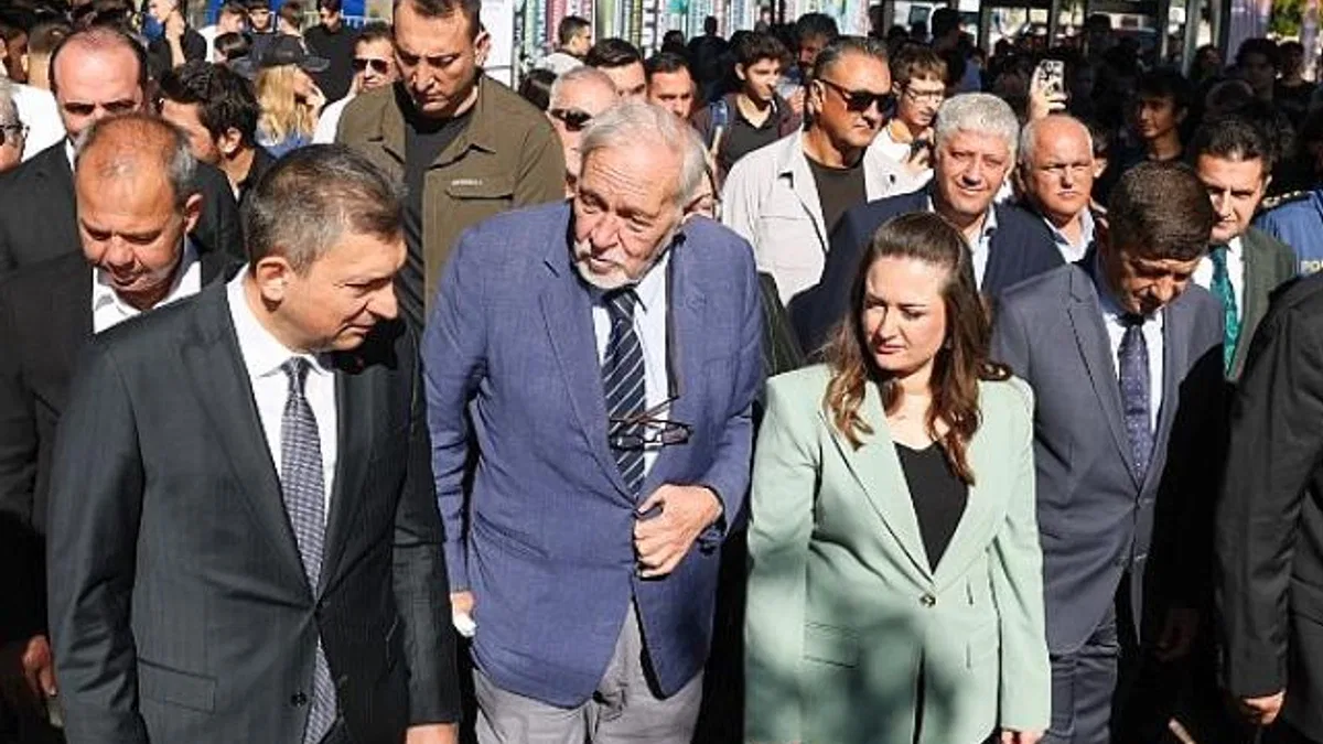 14. Antalya Kitap Fuarı kapılarını açtı