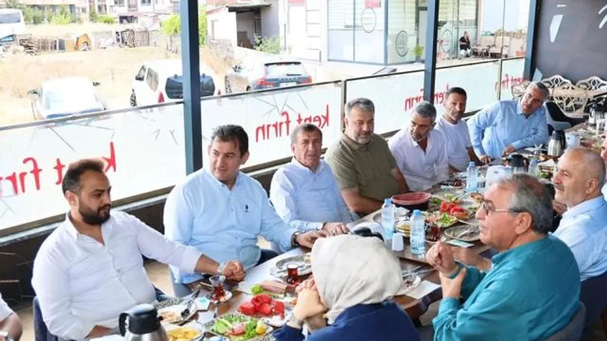 Başkan Büyükgöz Barış Mahallesi esnafıyla kahvaltıda buluştu