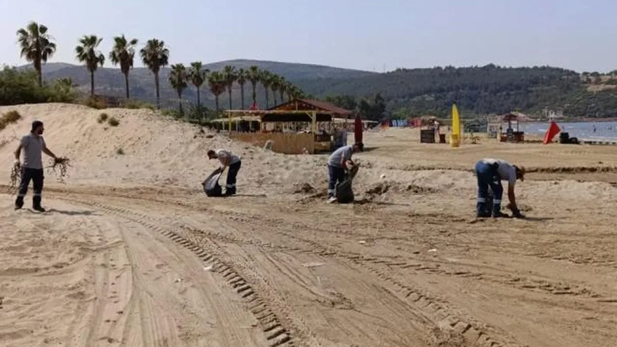 Efes Selçuk’ta bayram sonrası temizlik seferberliği