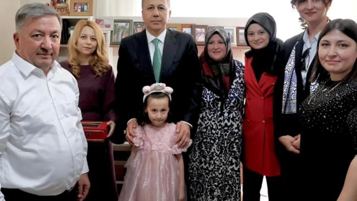 Bakan Yerlikaya’dan Konya’da şehit ailesine ziyaret