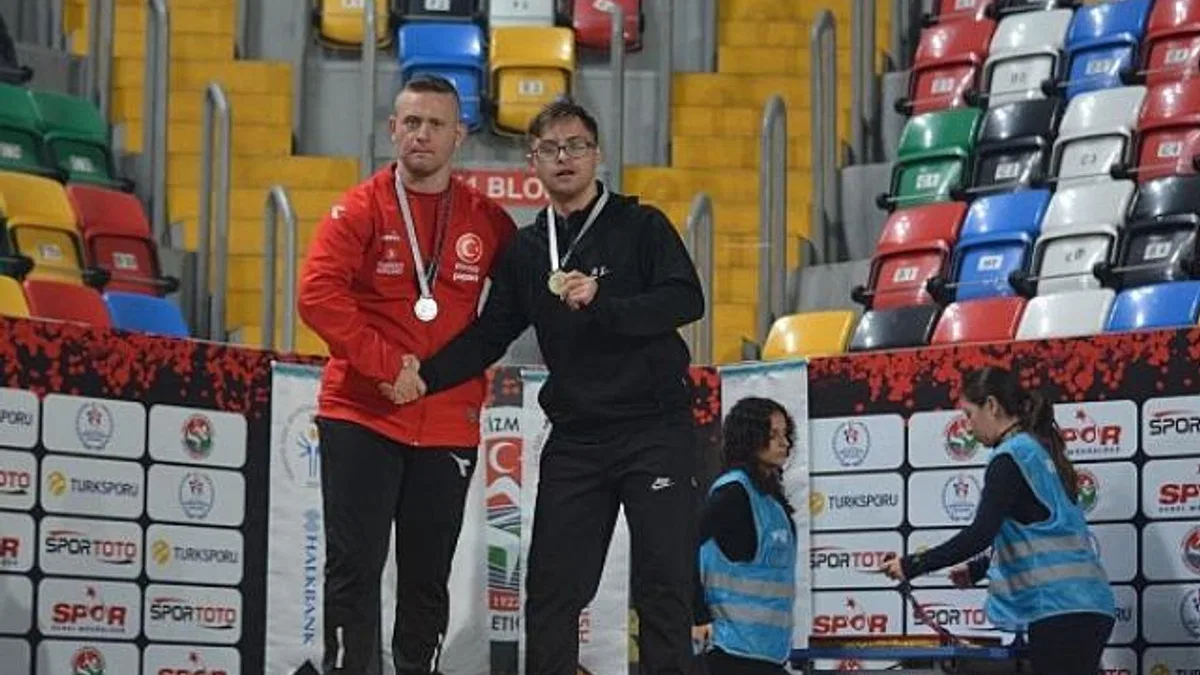 Canikli Sporcu Ali Topaloğlu Madalyaları Topladı