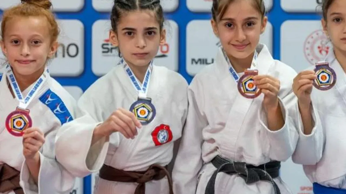 Sakarya Büyükşehir sporcuları başarılarına devam ediyor