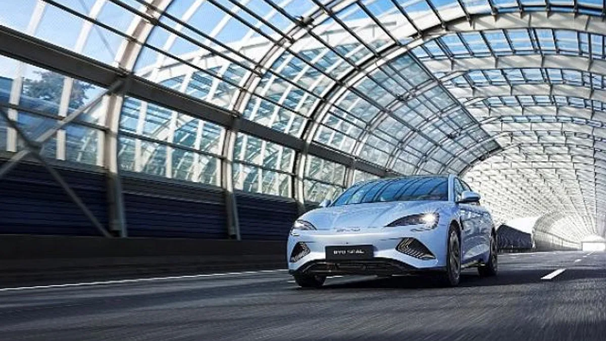 BYD’nin Elektrikli Sportif Sedanı SEAL, Türkiye’ye Özel Üretilen 160 kW’lık Versiyonuyla Yollara Çıkıyor